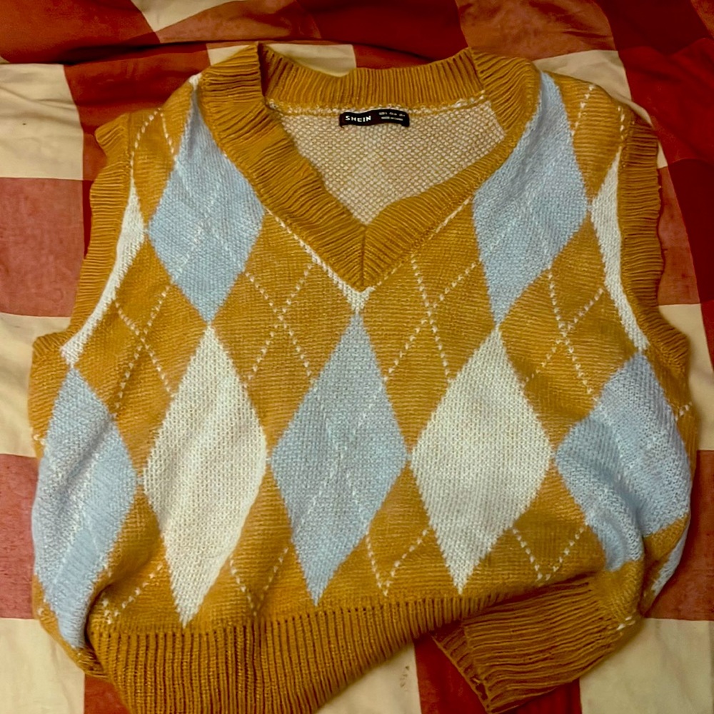 Sweater vest !